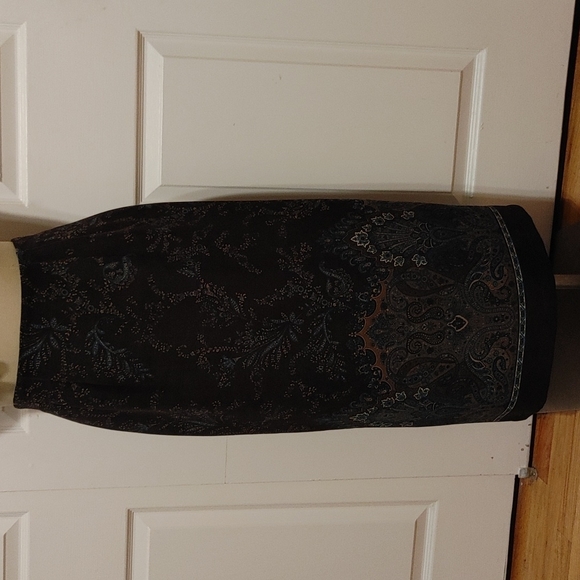 💙 Briggs Skirt - Picture 3 of 13